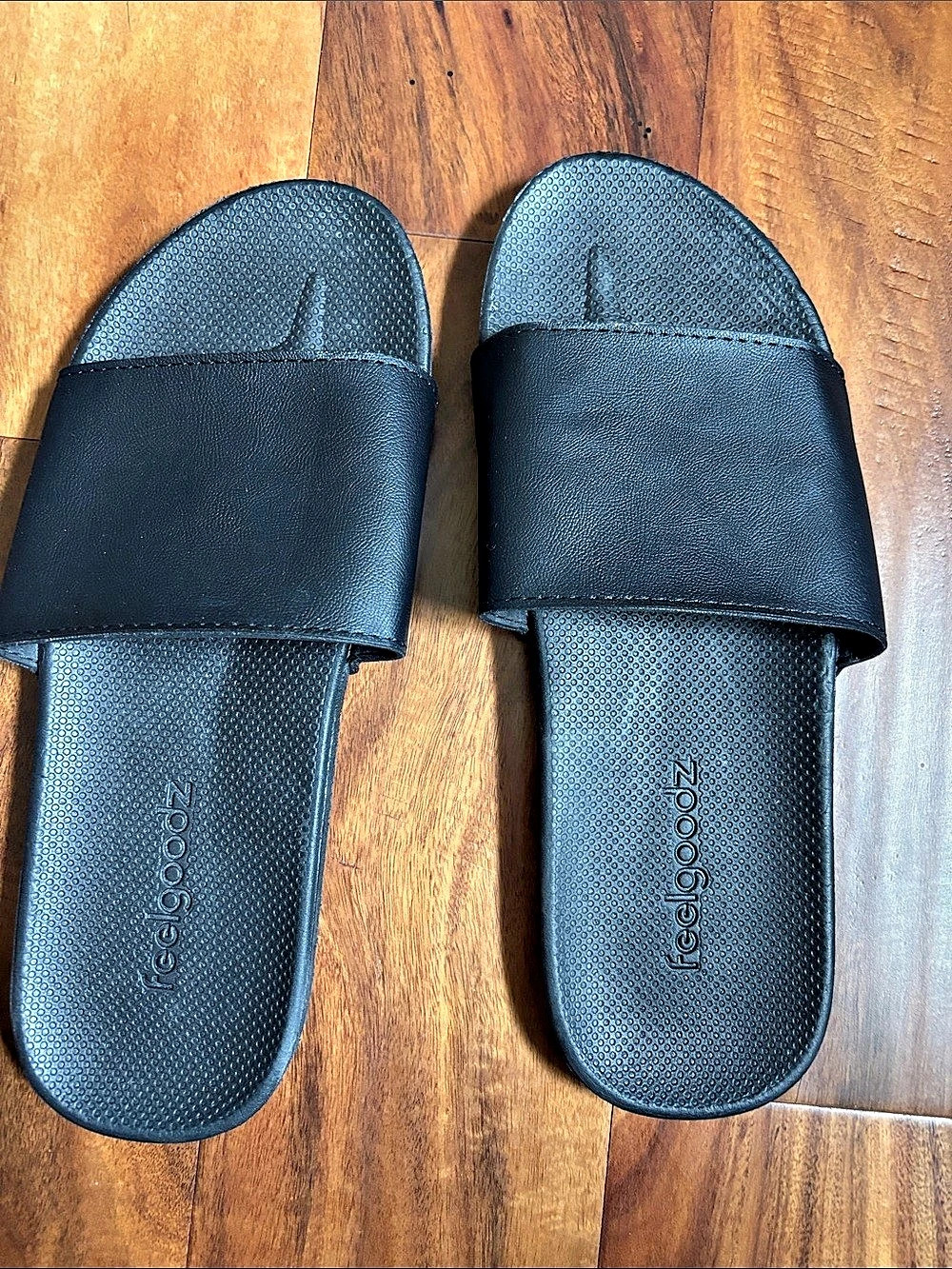 Banyan Spa/Shower Slide Black US Large Like New